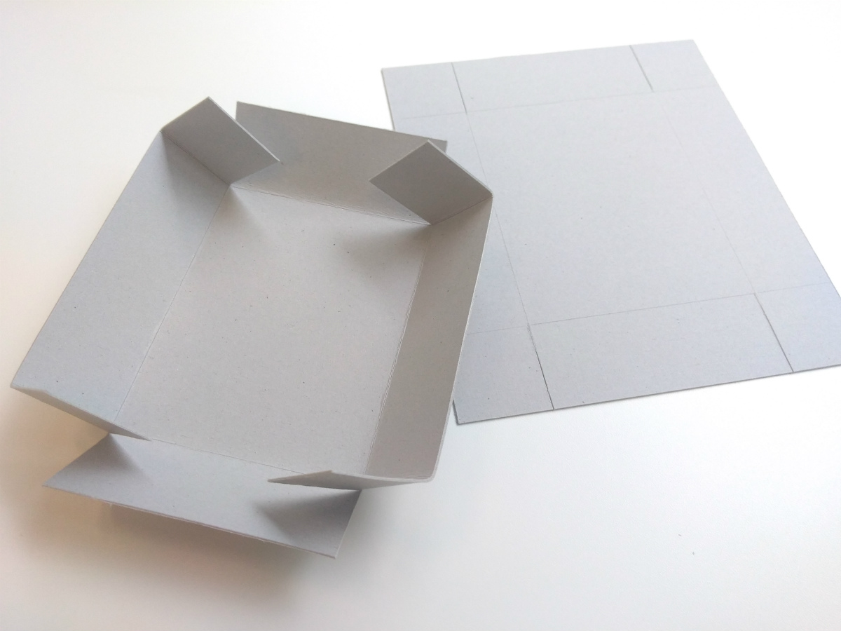 ボール紙でボックスを作ってみました 簡易な化粧箱やギフトボックスに 紙のブログ
