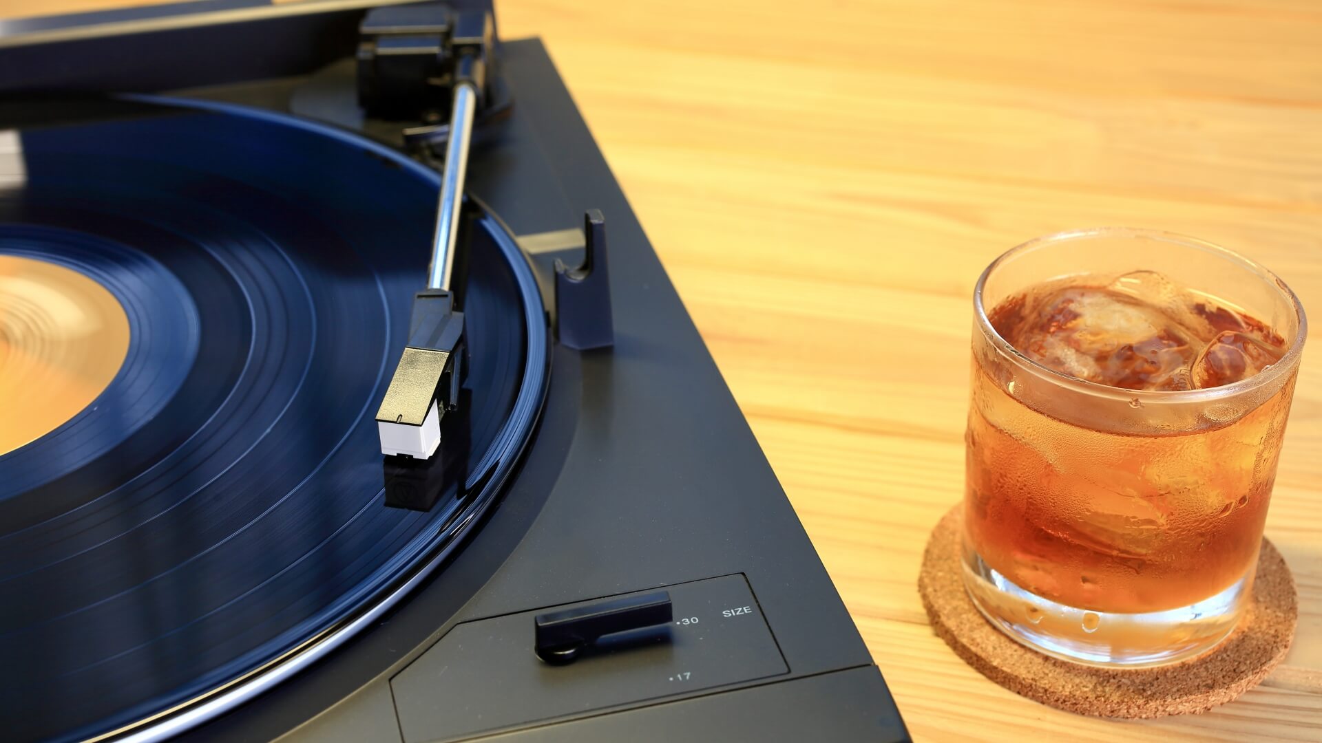 音楽を聴くだけじゃない! ジャケット買いして飾ればインテリアにもなる 