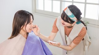 パーソナルカラー別でコスメ選び