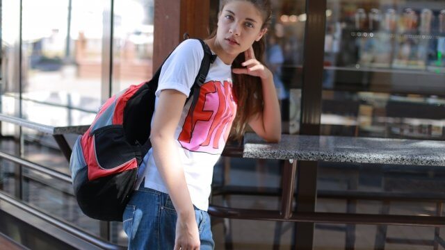 女性