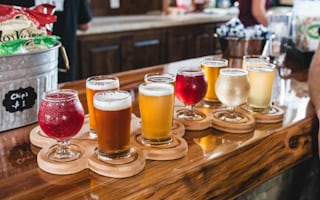 クラフトビールの瓶ラベル・飲料ラベルのイメージ
