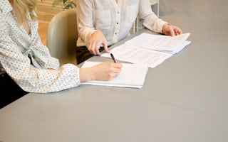 広報誌・折り込み冊子など紙資料の印刷イメージ